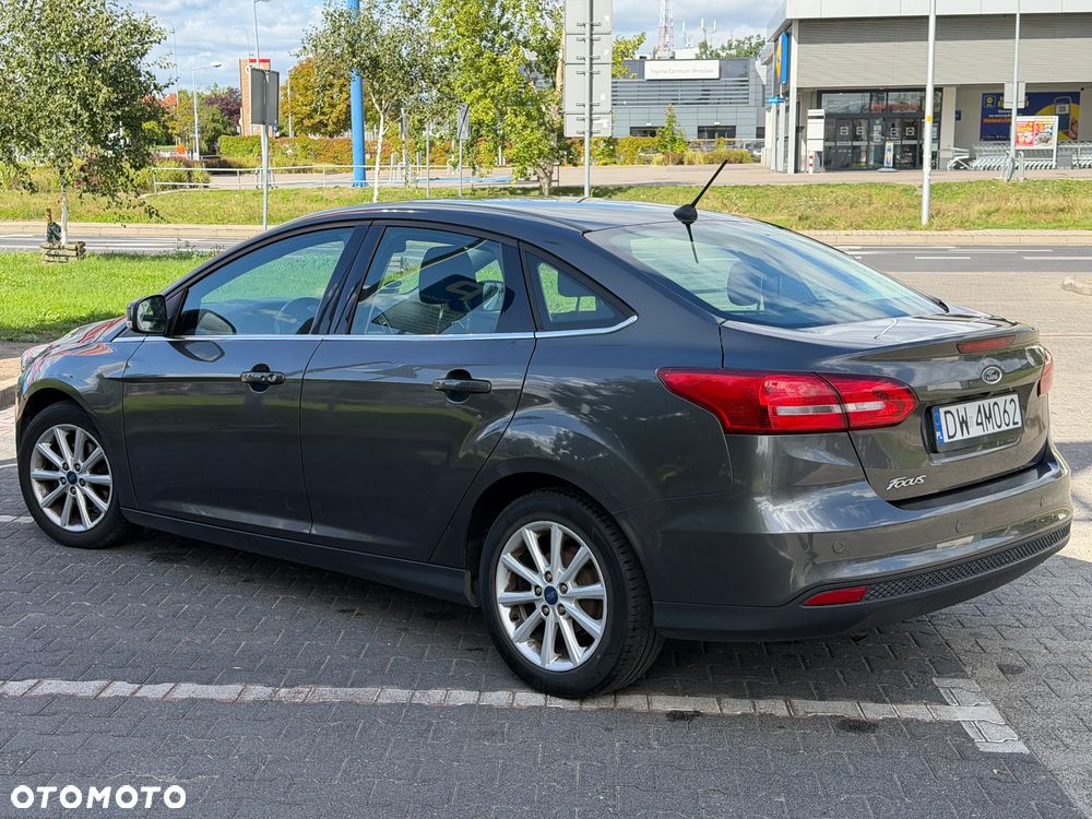 Ford Focus 1.6 Titanium - 2