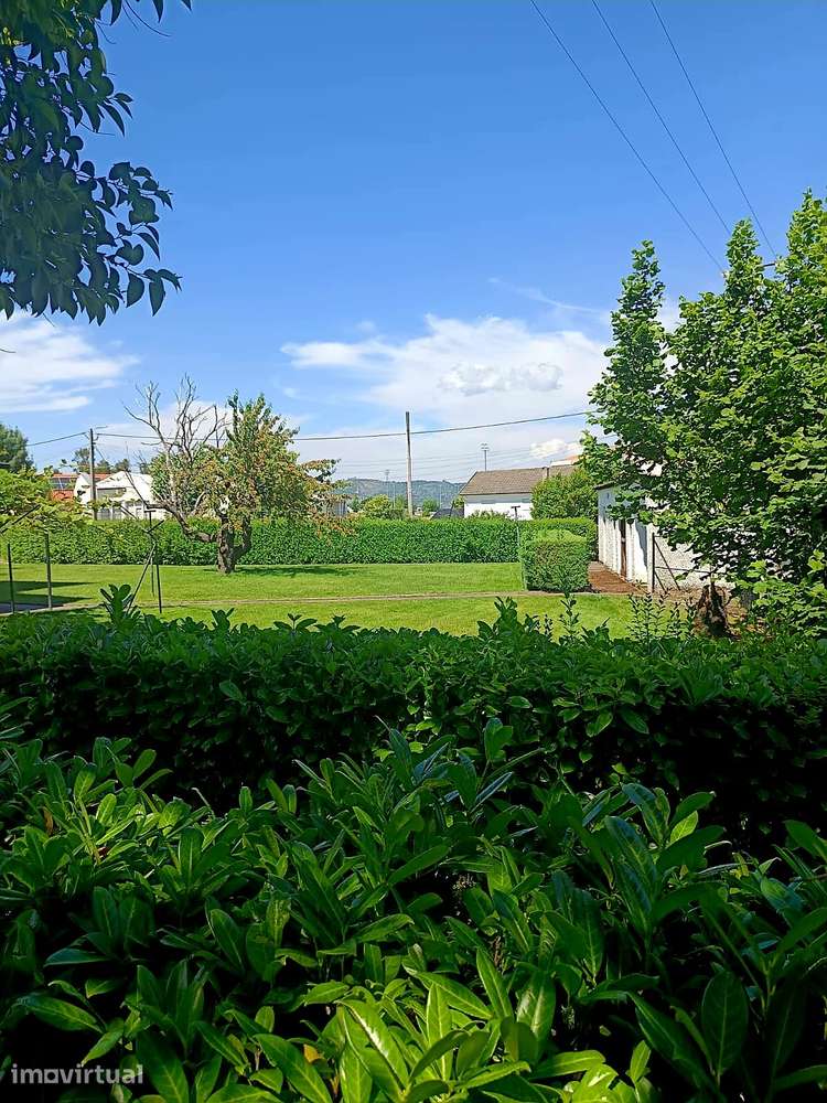 Moradia T4+1 com 310 m² de ABP| Lote 1760 m² – Excelente Localização - Grande imagem: 2/32