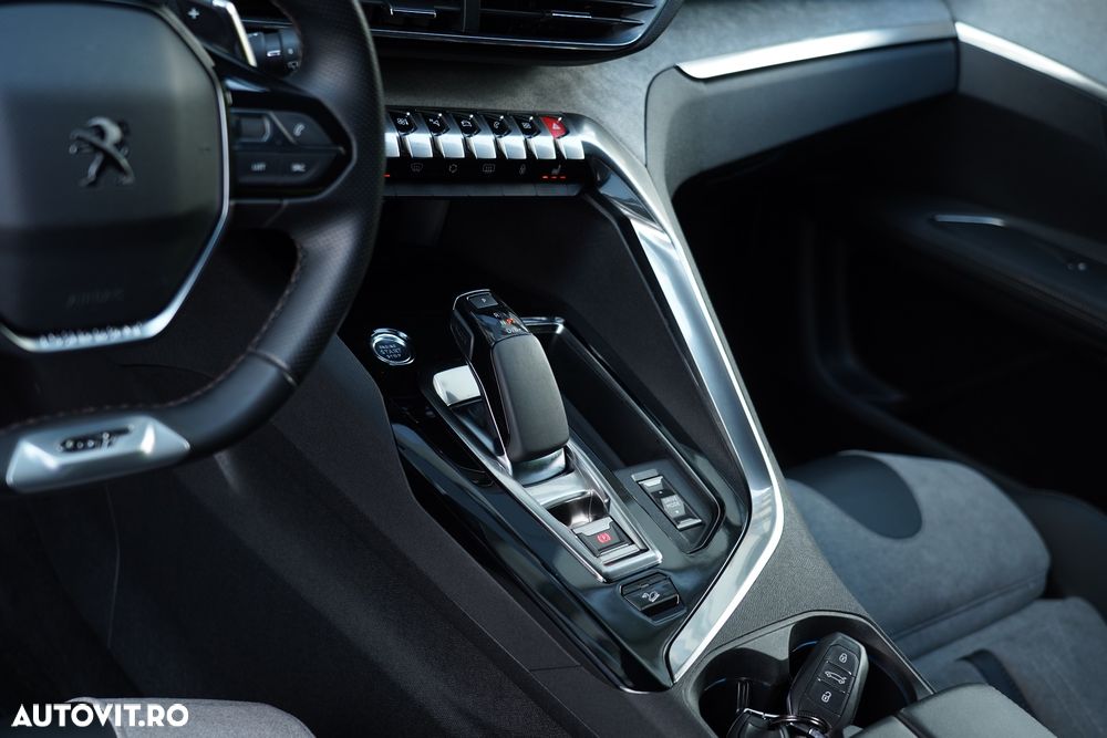 Peugeot 3008 PHEV EAT8 4X4 GT Pack - 12