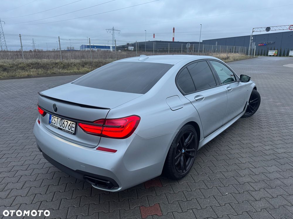 BMW Seria 7 730d xDrive - 32