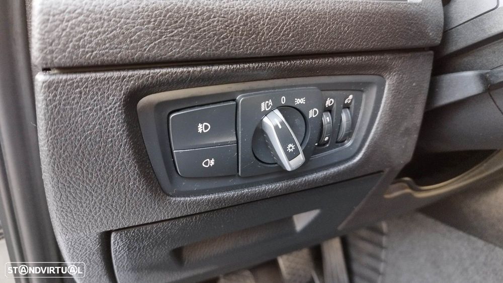 BMW 116 d EDynamics Advantage - 17