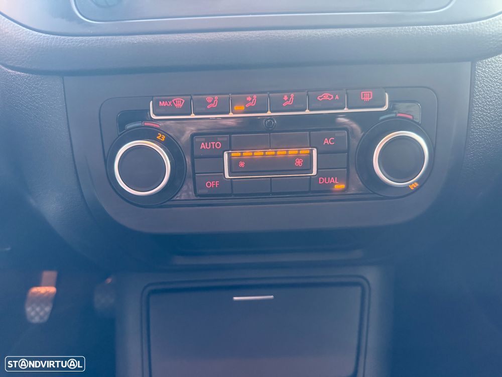 VW Golf Plus 1.6 TDi Highline - 31