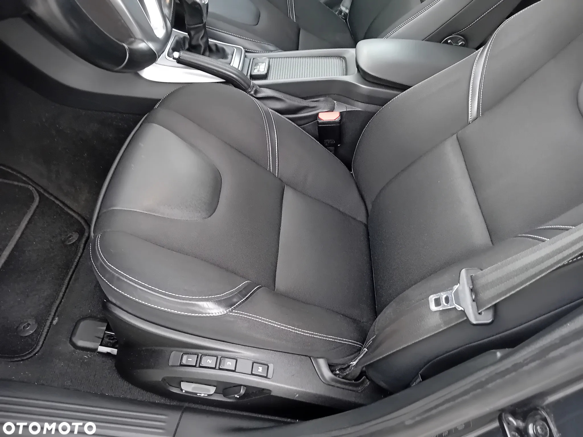 Volvo V40 D2 Summum - 11