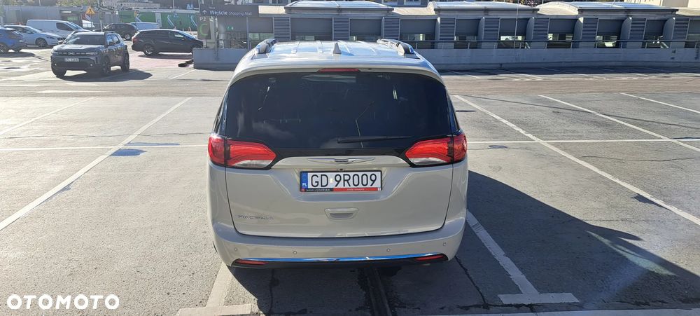 Chrysler Pacifica - 7