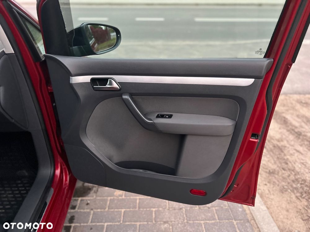 Volkswagen Touran - 18