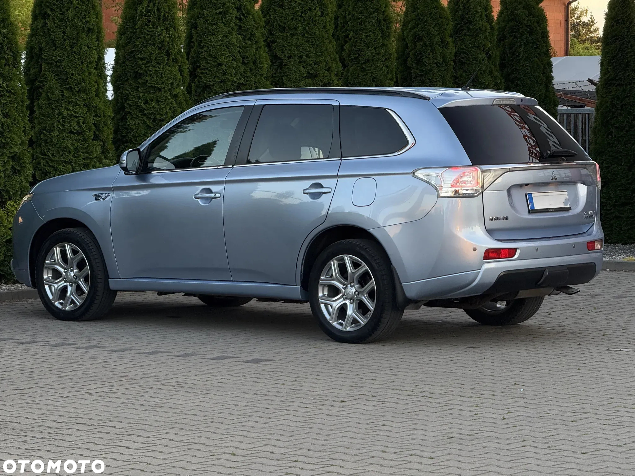 Mitsubishi Outlander 2.0 4WD Plug-In Hybrid Top - 3