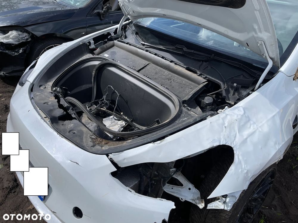 Tesla Model Y Long Range Dual Motor AWD - 31