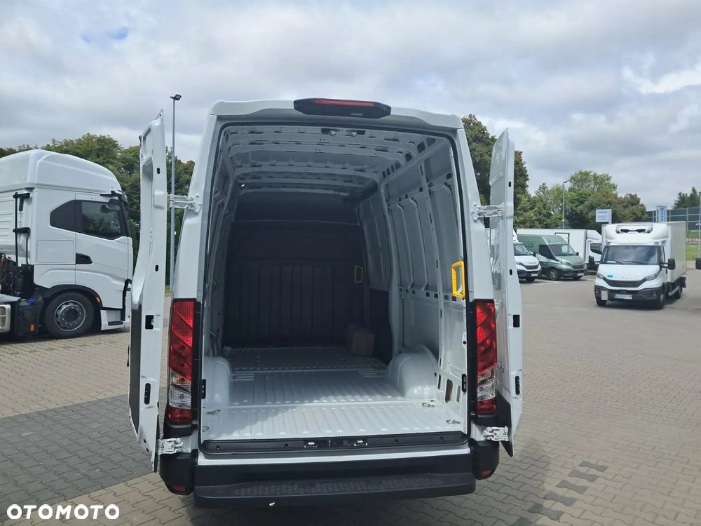 Iveco Daily 35S16A8V Furgon IVECO Daily w specjalnej cenie na 50lecie marki - 8