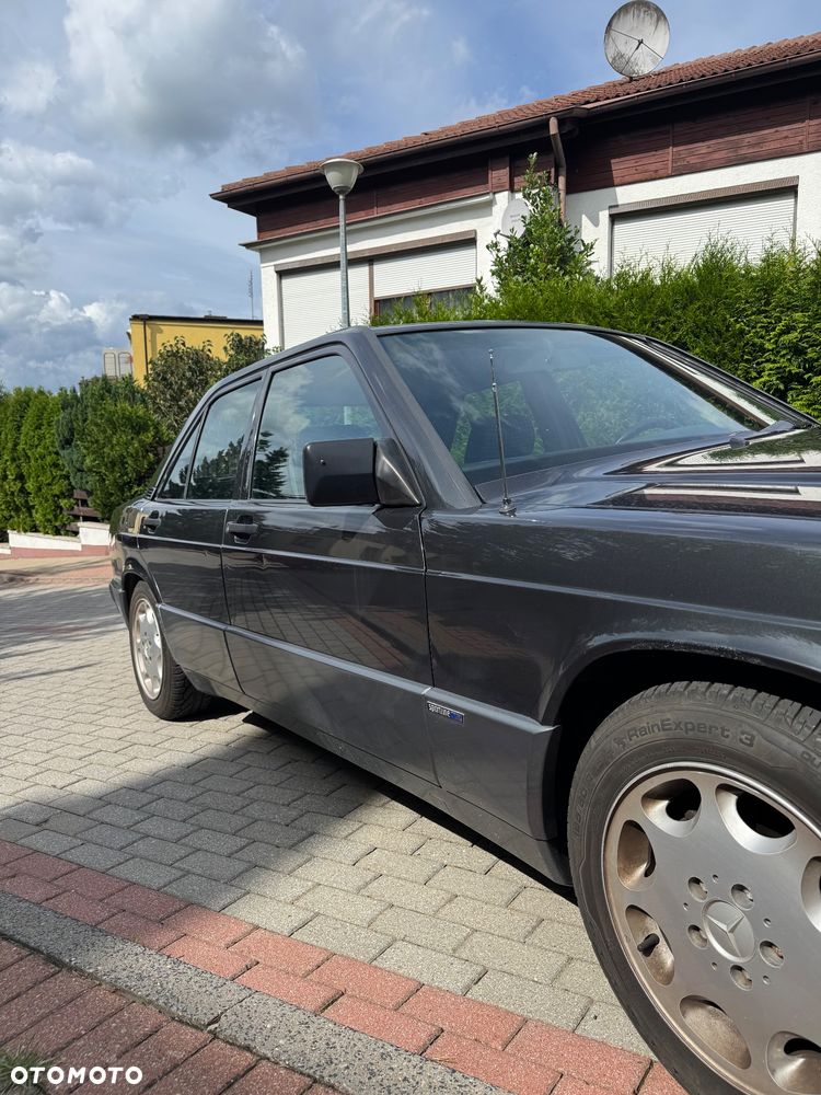 Mercedes-Benz W201 (190) - 5