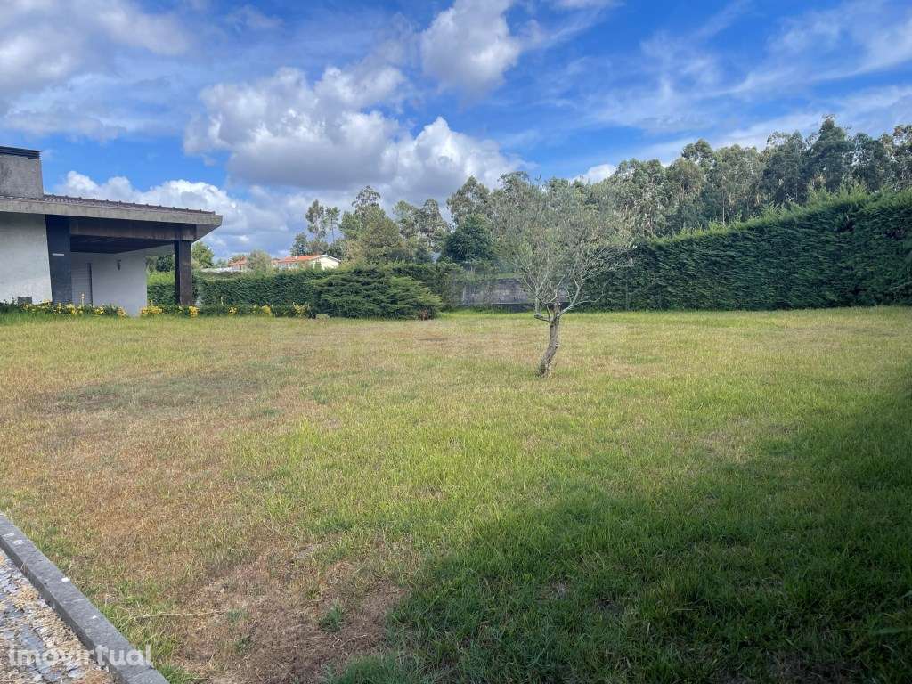 Moradia T5 e Armazém em Novais - Grande imagem: 4/43