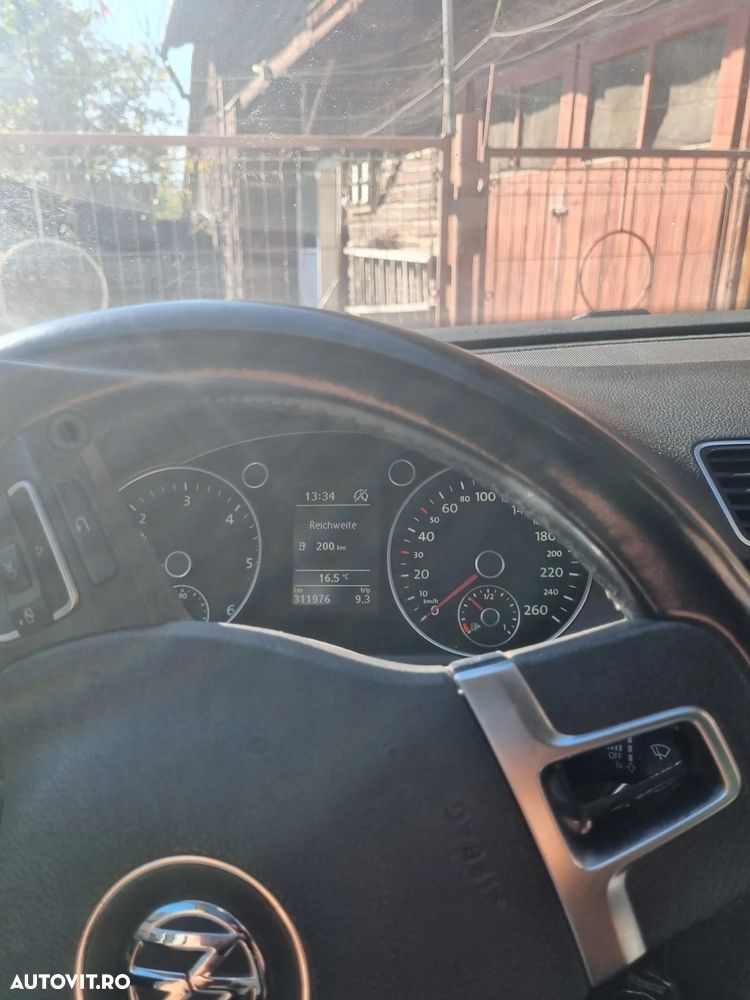 Volkswagen Passat - 12