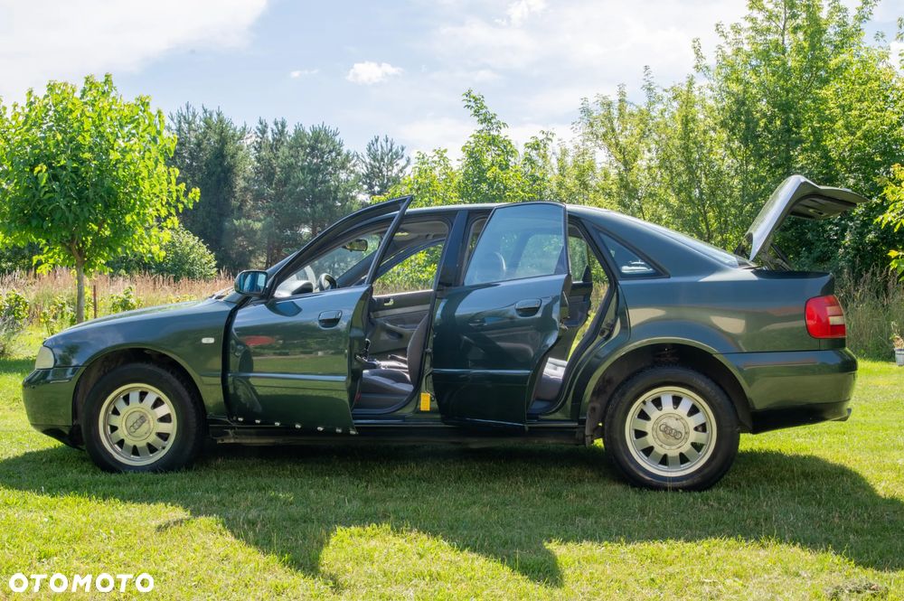 Audi A4 Limousine 1.6 - 7