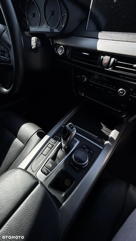 BMW X5 xDrive35i Edition Exclusive - 16