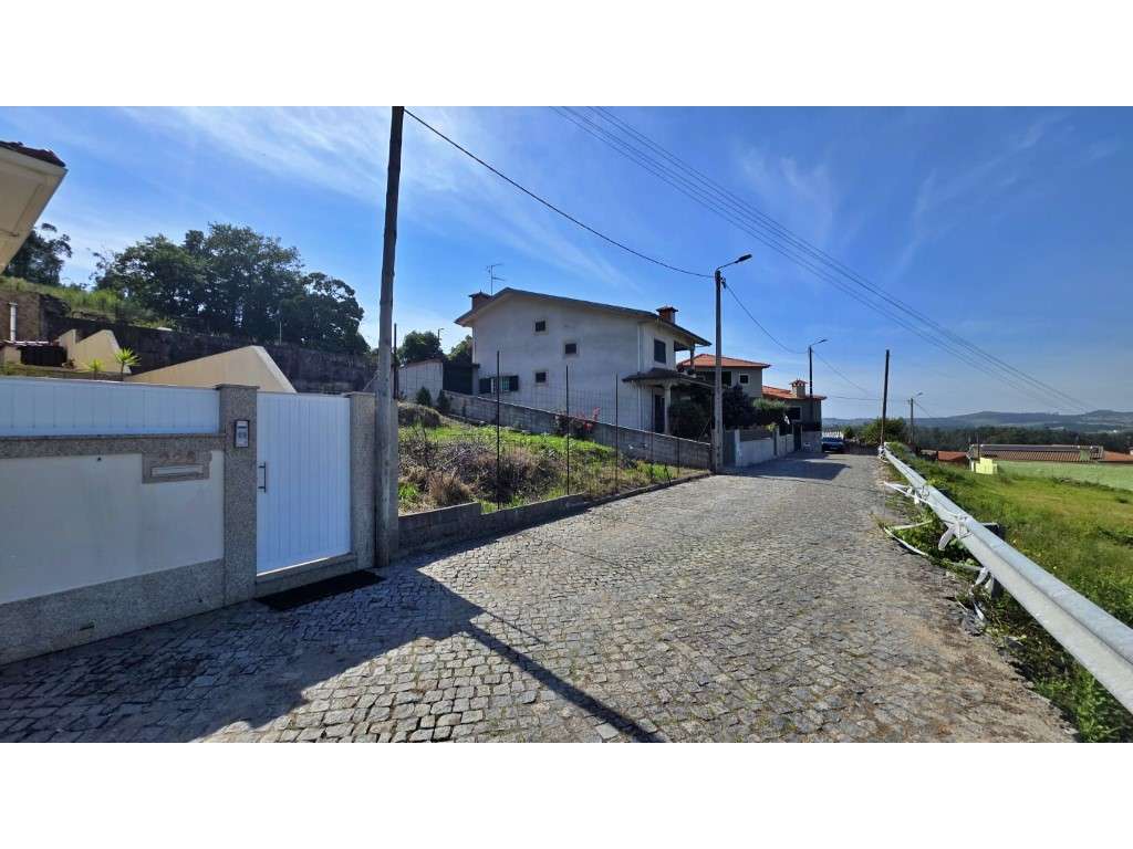 Terreno para moradia de 4 frentes em Fornelo - Grande imagem: 5/7