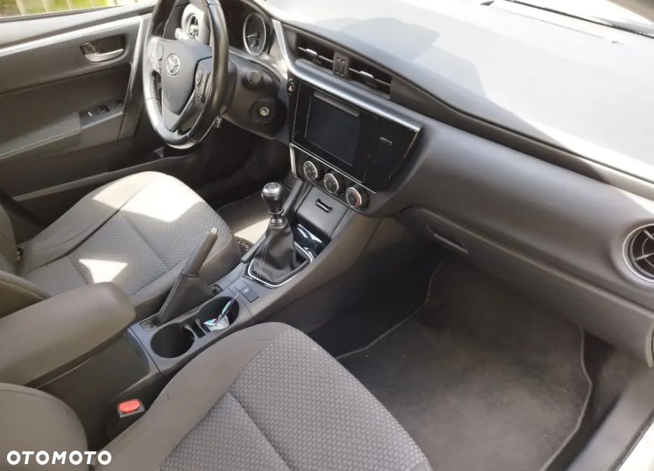 Toyota Corolla 1.6 Classic Plus - 6