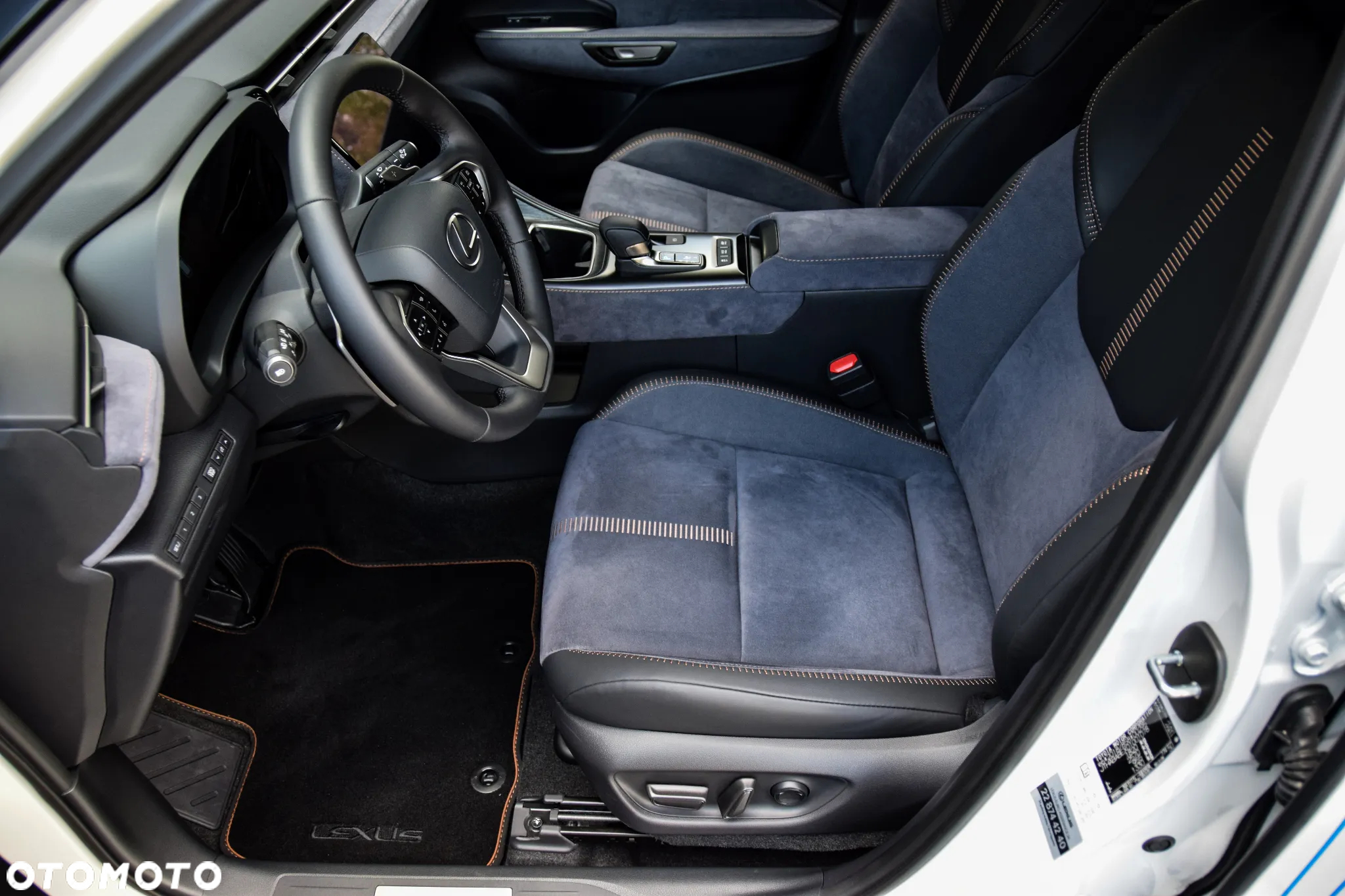Lexus LBX 1.5 Hybrid Cool - 15