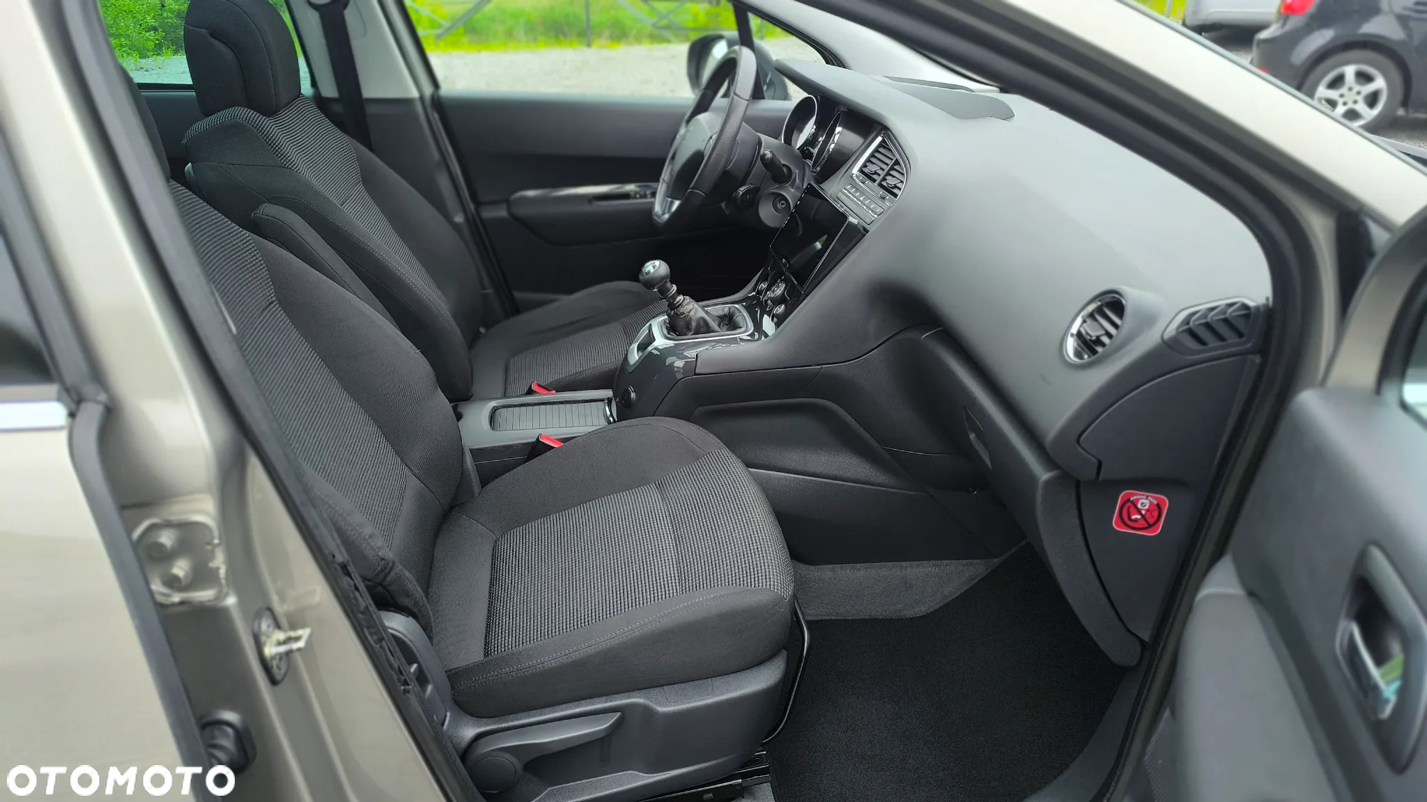 Peugeot 5008 2.0 BlueHDi Allure 7os - 24