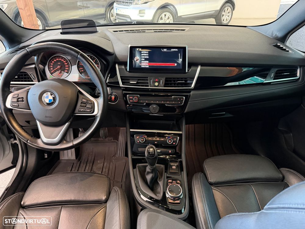 BMW 218 Active Tourer d Line Sport - 12