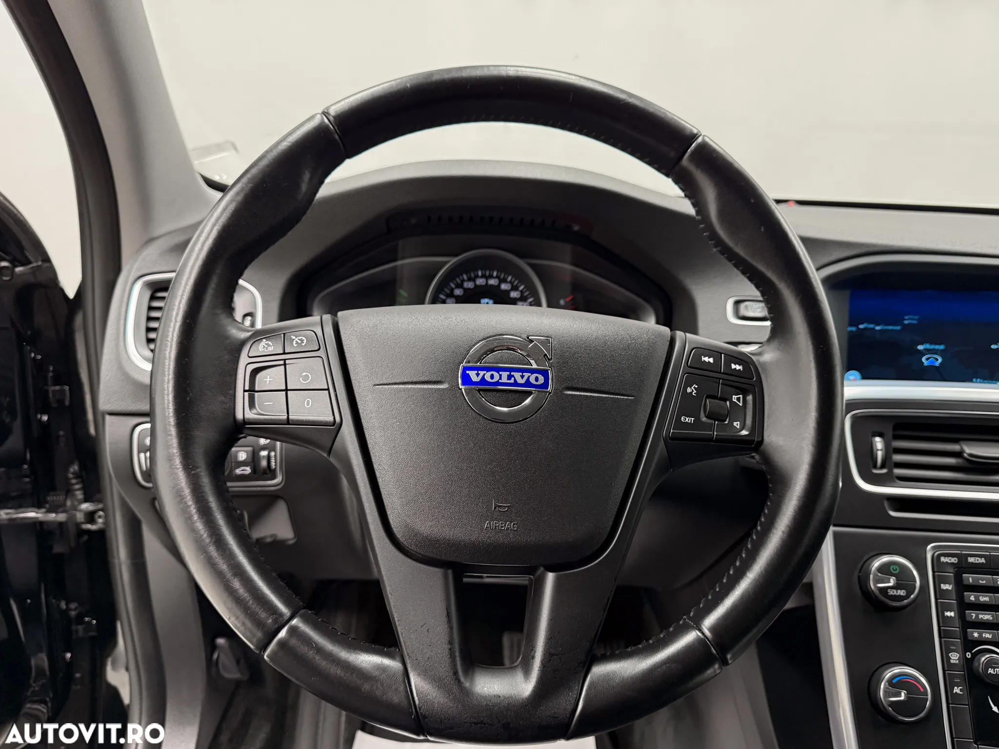 Volvo V60 D2 ECO Start-Stop Momentum - 23