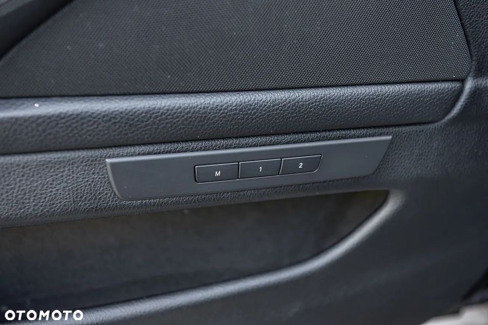 BMW Seria 5 M550d xDrive - 11
