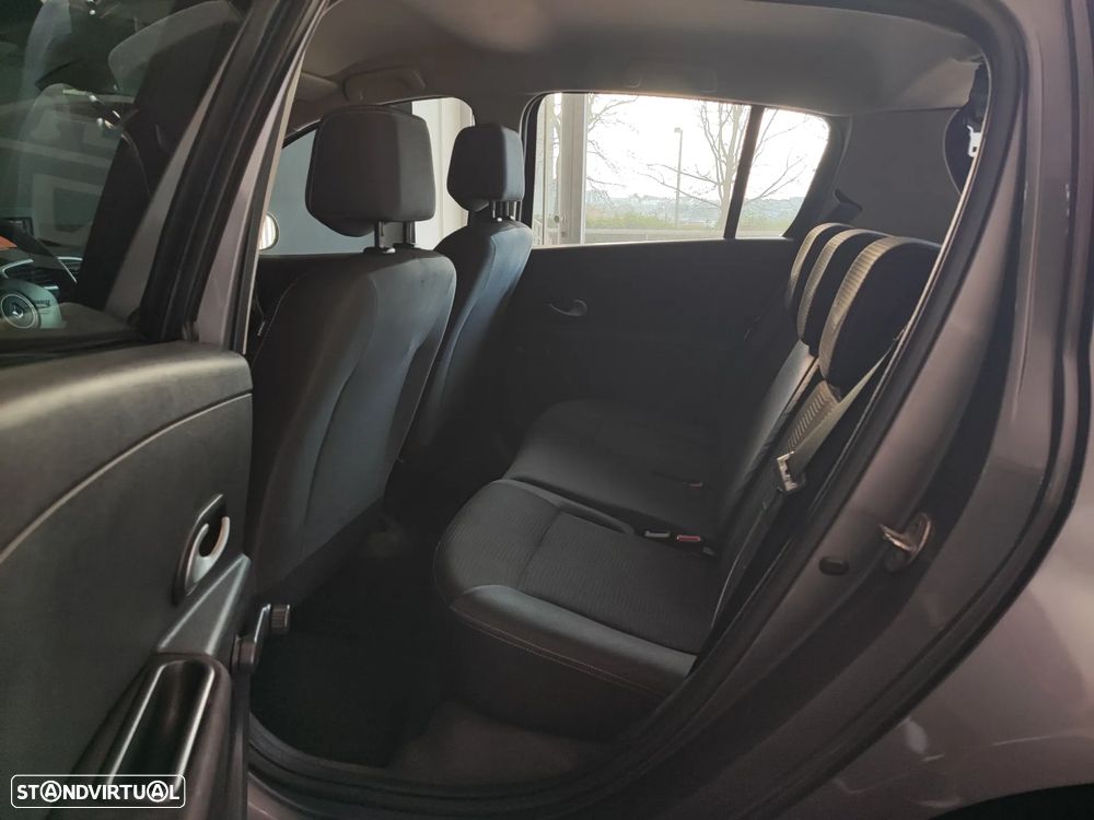 Renault Clio 1.2 16V Dynamique S - 25