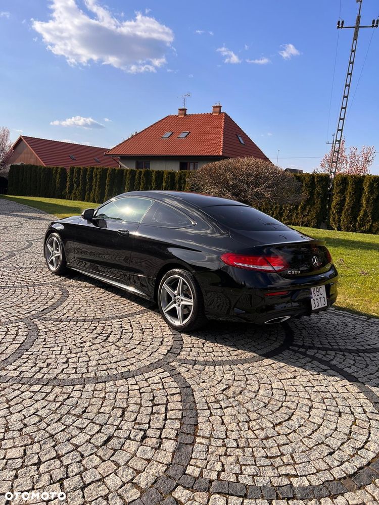 Mercedes-Benz Klasa C 300 9G-TRONIC AMG Line - 16