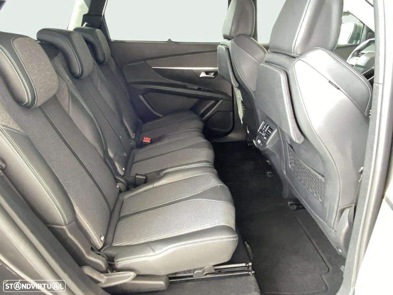 Peugeot 5008 1.5 BlueHDi Allure EAT8 - 13