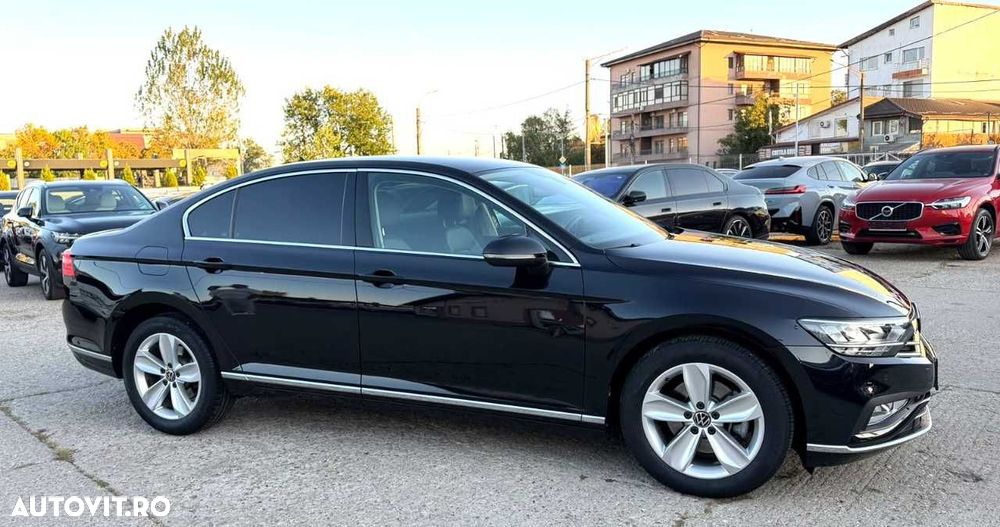 2022 Volkswagen Passat, photograph 12