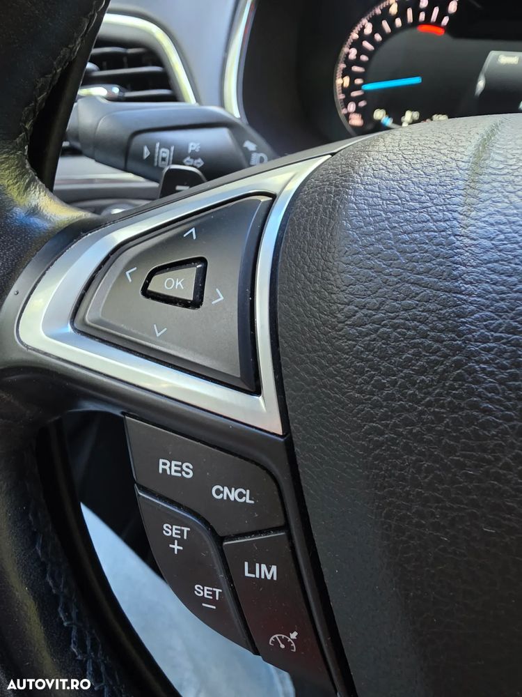 Ford Edge 2.0 TDCi Powershift Vignale - 10