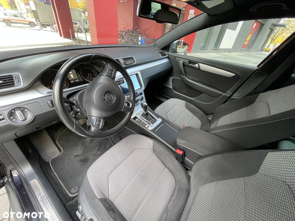 Volkswagen Passat 2.0 TDI Highline DSG - 16