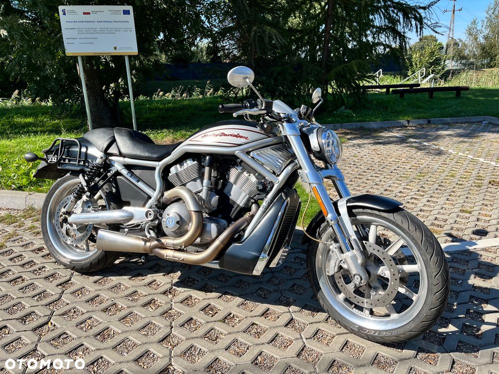Harley-Davidson V-Rod Street Rod - 1