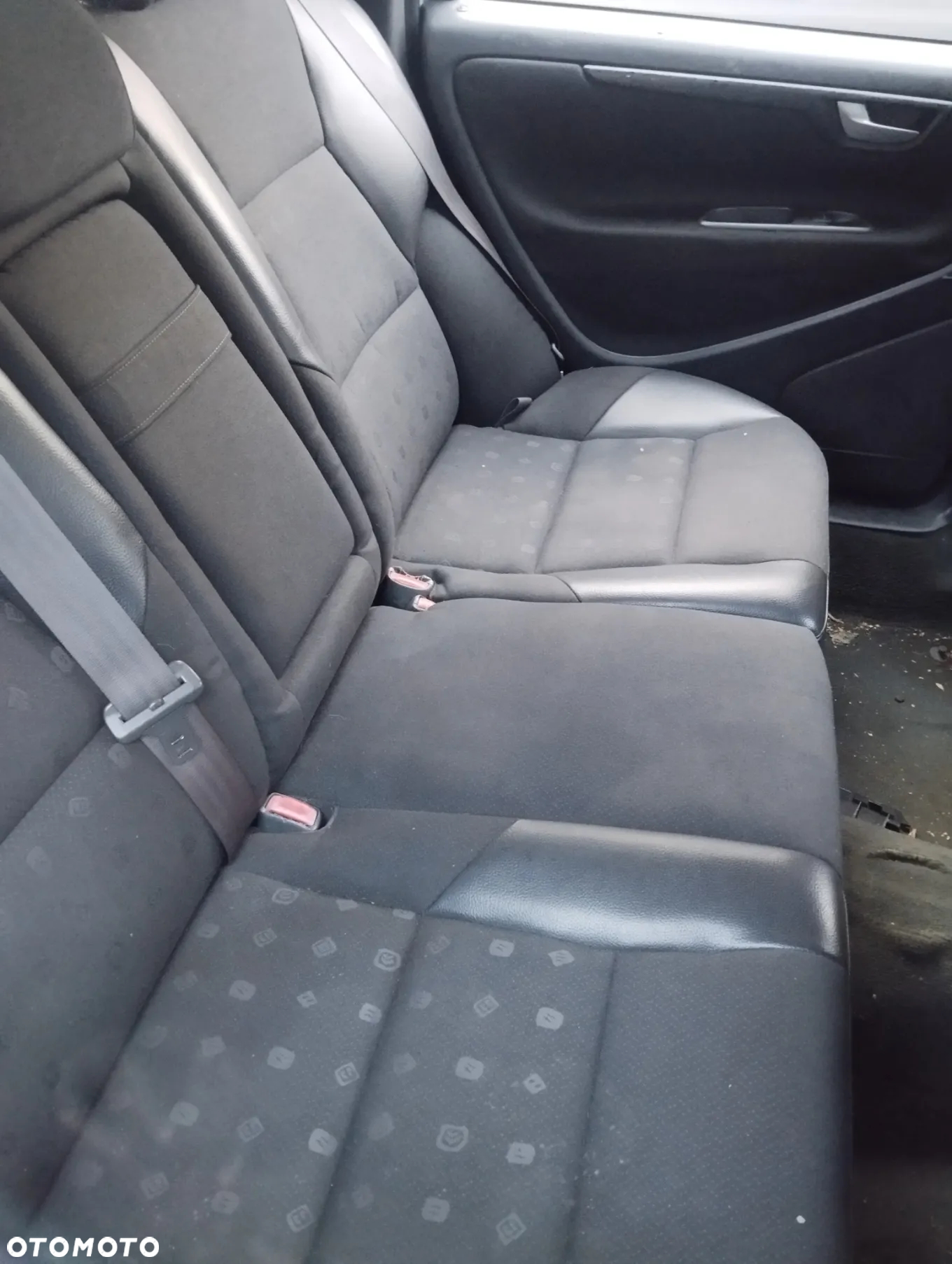 Volvo V70 2.4 Comfort - 4