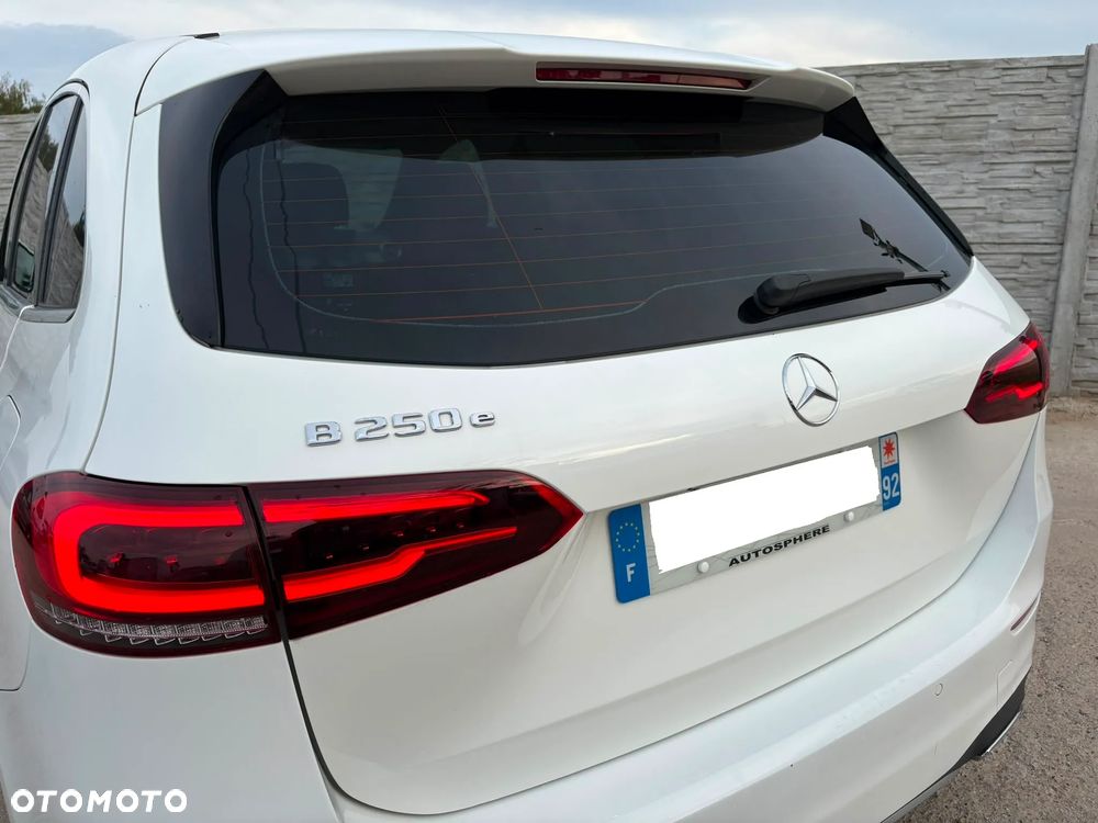 Mercedes-Benz Klasa B 250 e 8G-DCT AMG Line - 21