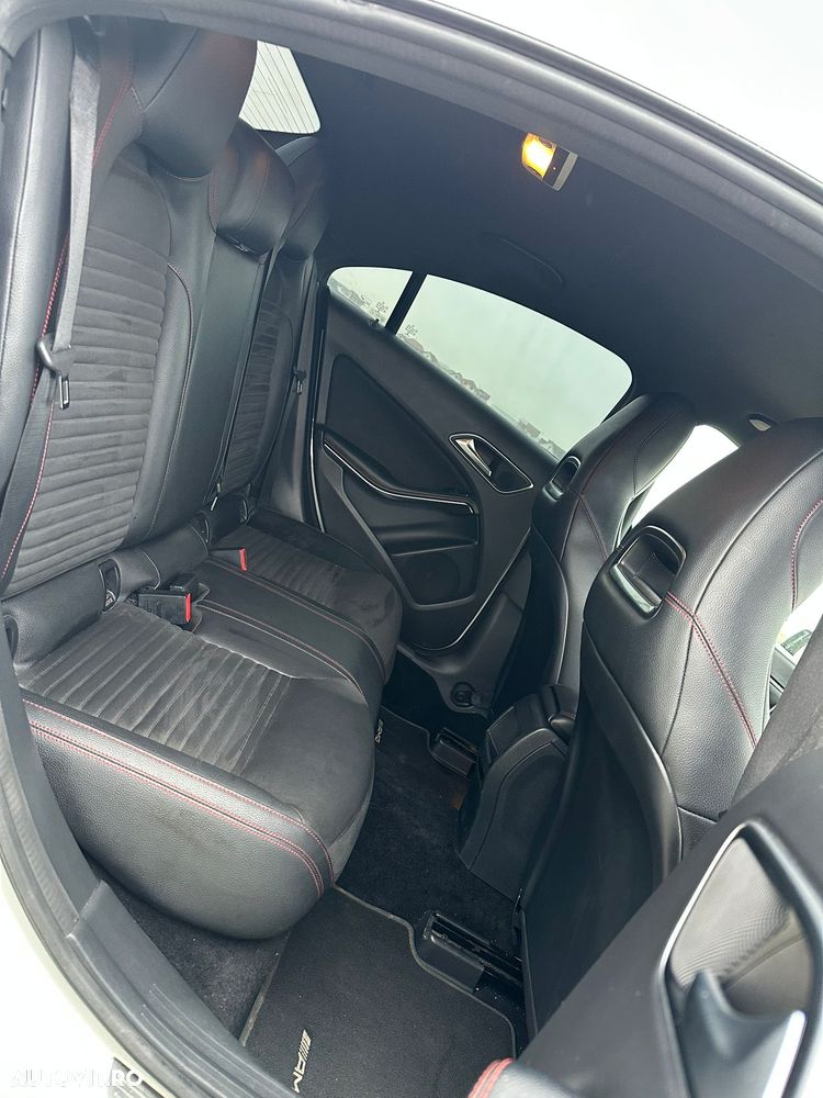 Mercedes-Benz CLA 180 7G-DCT AMG Line - 14