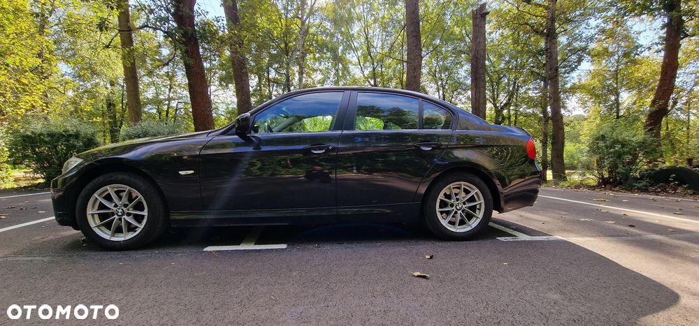 BMW Seria 3 318i - 5