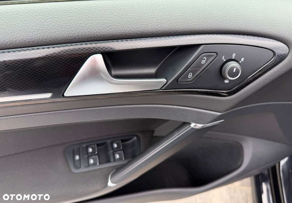 Volkswagen Golf - 20