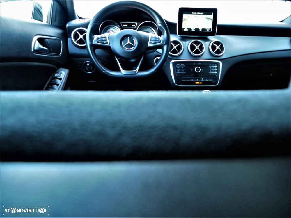 Mercedes-Benz GLA 180 d AMG Line - 20