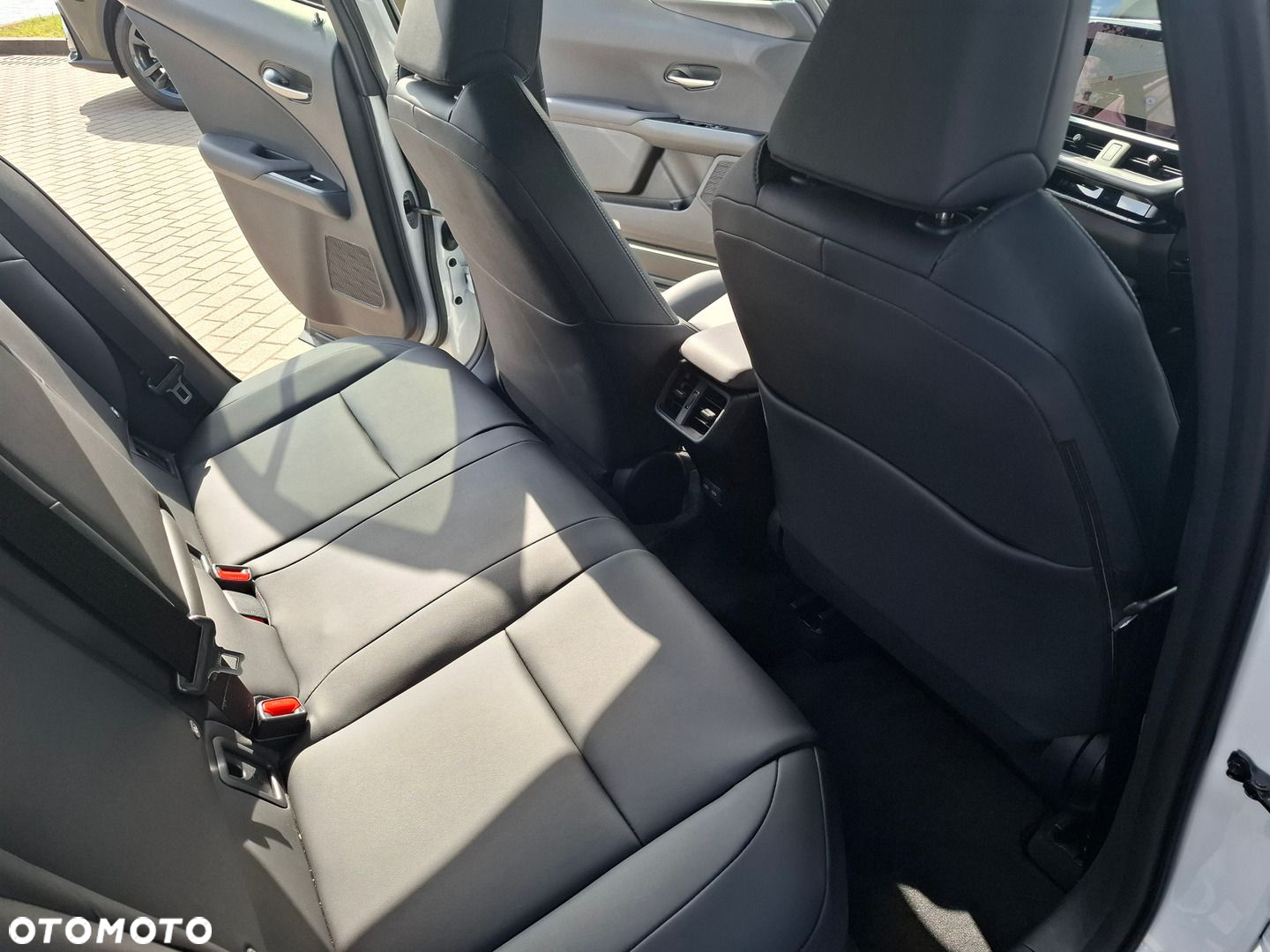 Lexus UX - 24
