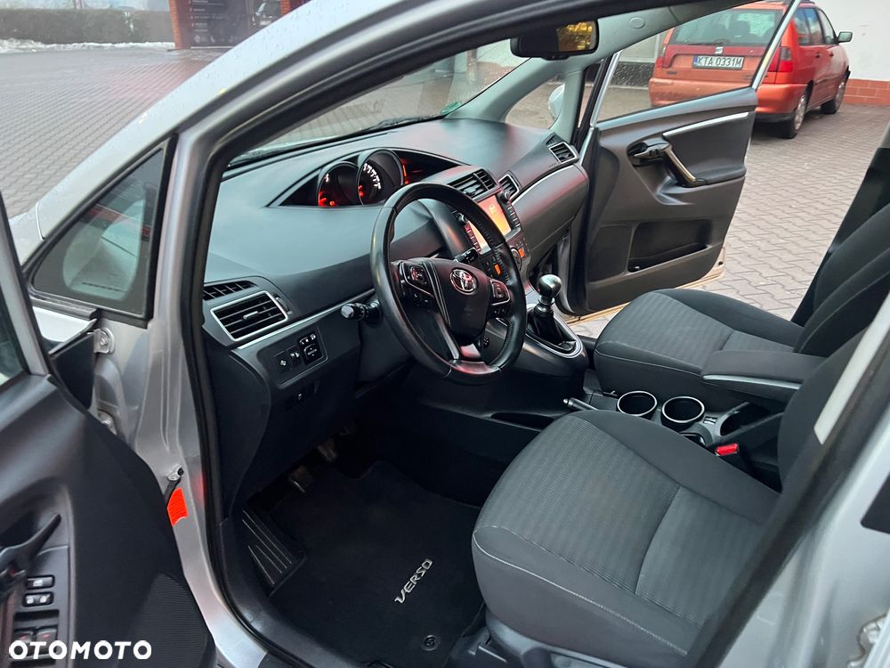 Toyota Verso 1.8 Sol plus NAVI 7os - 10