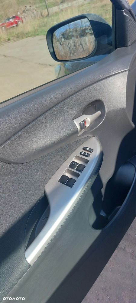 Toyota Corolla 1.6 VVT-i Luna - 6