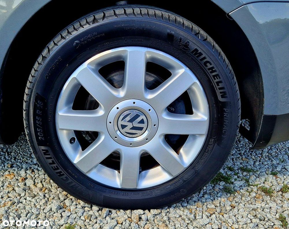 Volkswagen Touran 2.0 TDI Q-Line - 23