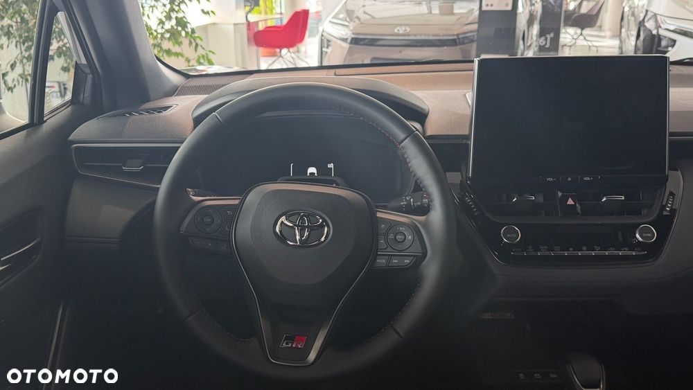 Toyota Corolla Cross - 12