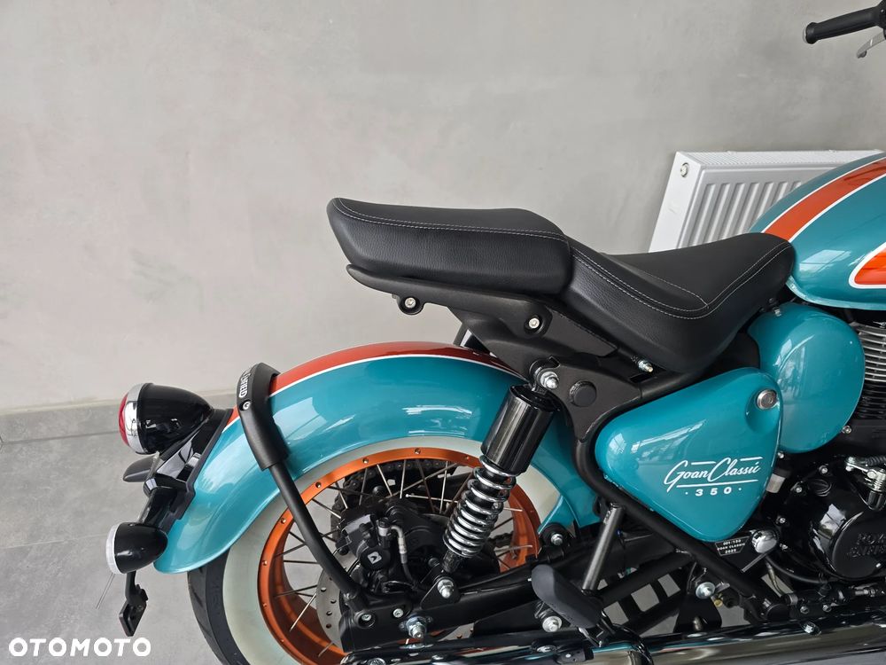 Royal Enfield Classic - 35