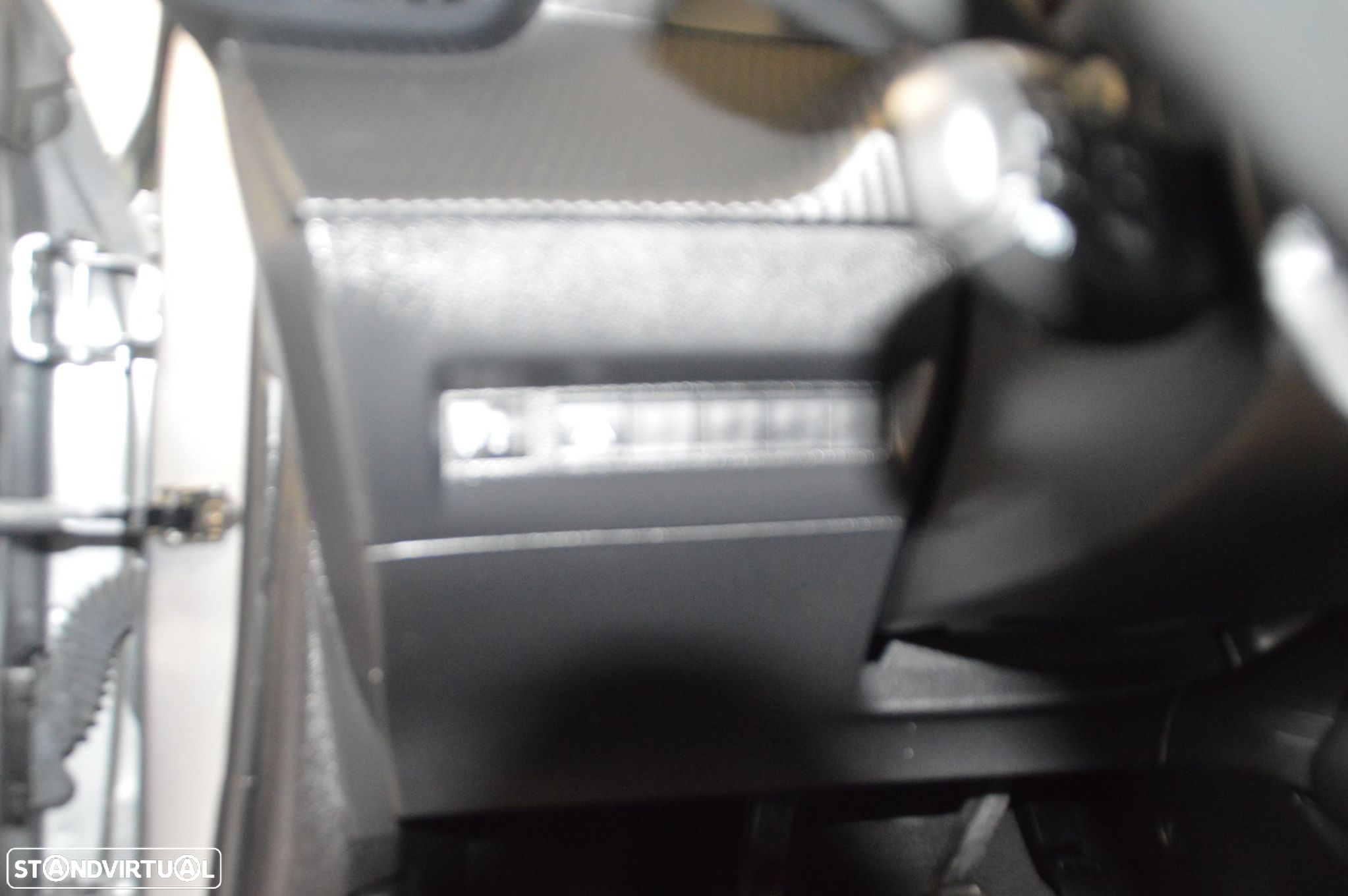Peugeot 208 1.2 PureTech Active Pack - 31