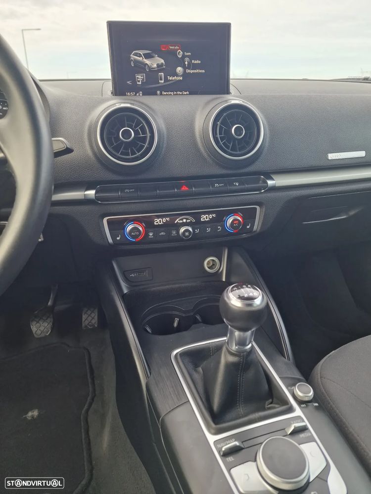 Audi A3 Sportback 1.6 TDI B.Line Attraction - 8