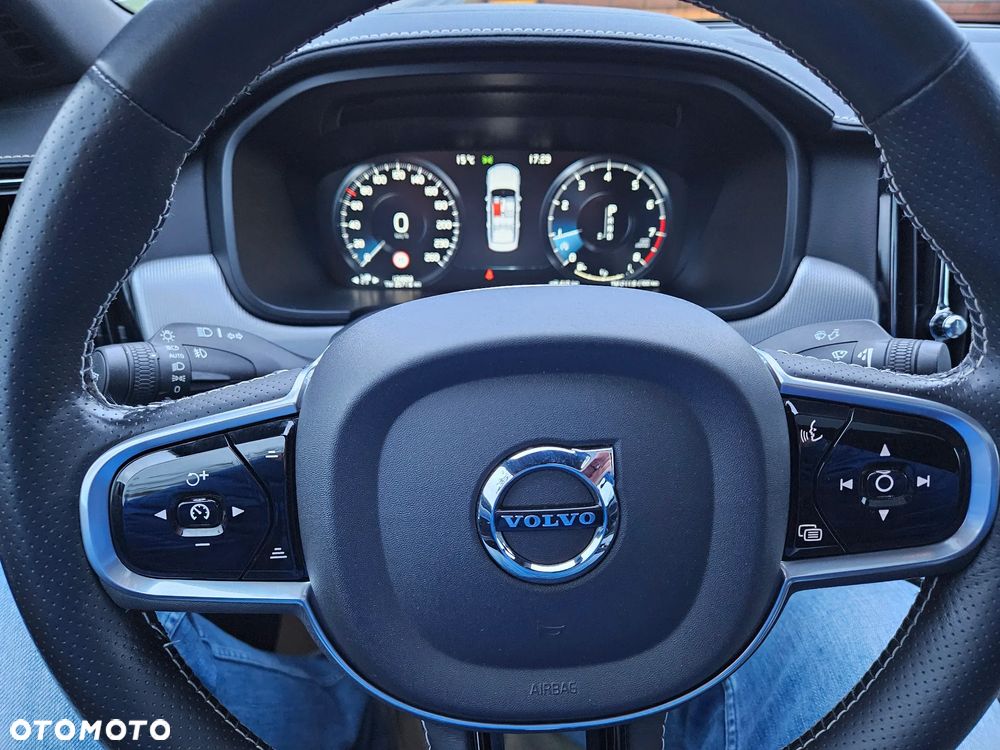Volvo S90 T6 AWD R-Design - 33