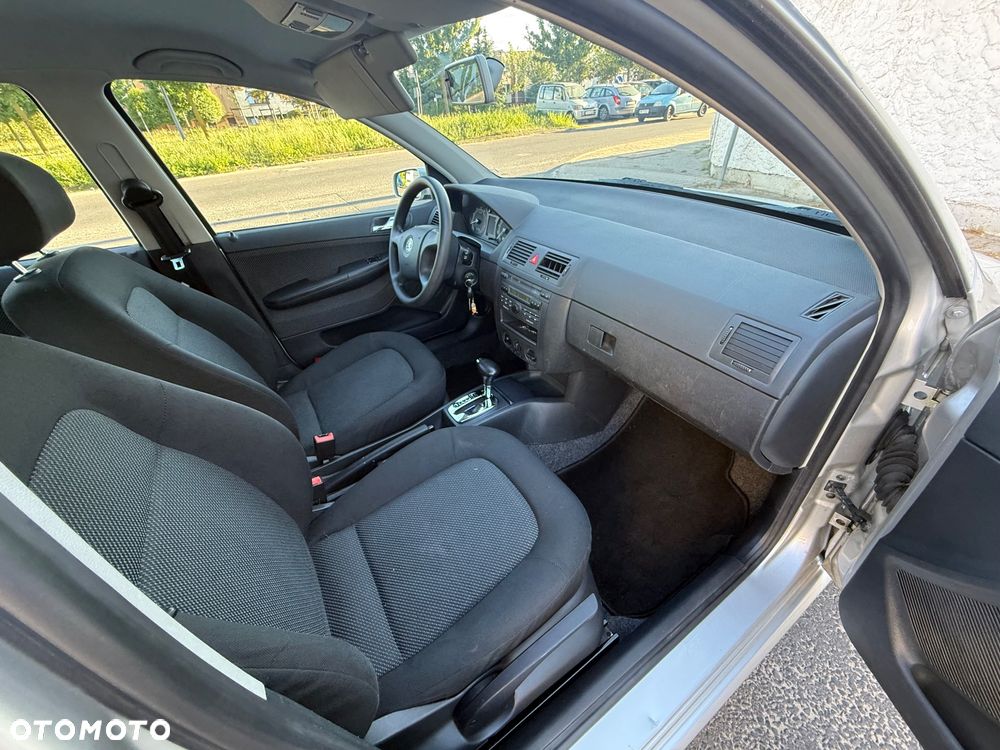 Skoda Fabia 1.4 16V Automatik Style Edition - 8