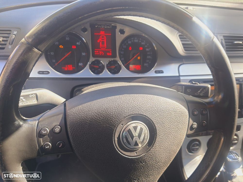 VW Passat Variant 2.0 TDi Highline - 15