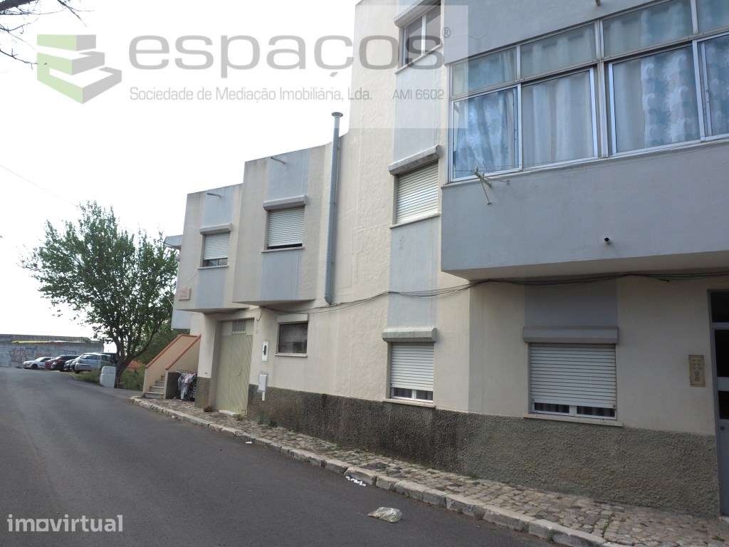 Prédio em Olival Basto, Odivelas - Grande imagem: 2/12