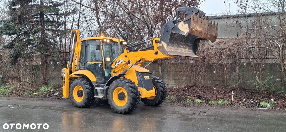 JCB JCB 4CX PLUS 2022r 790 mth 315 000 netto FV - 3